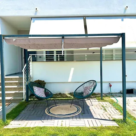 Imperial Near The Sea - Private Parking Fiumicino