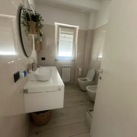 Imperial Near The Sea - Private Parking * Fiumicino